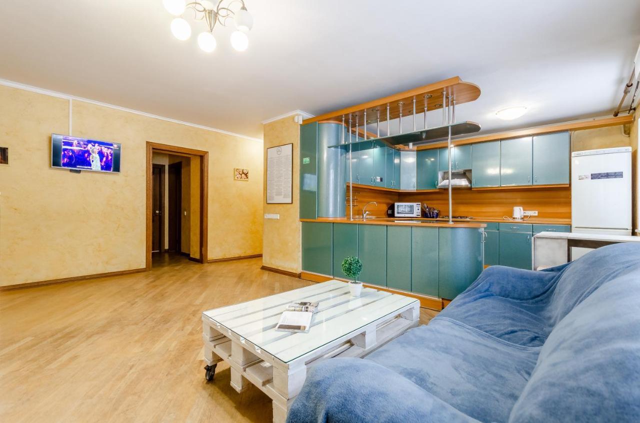 Sun City Hostel 3 Kiev Bagian luar foto